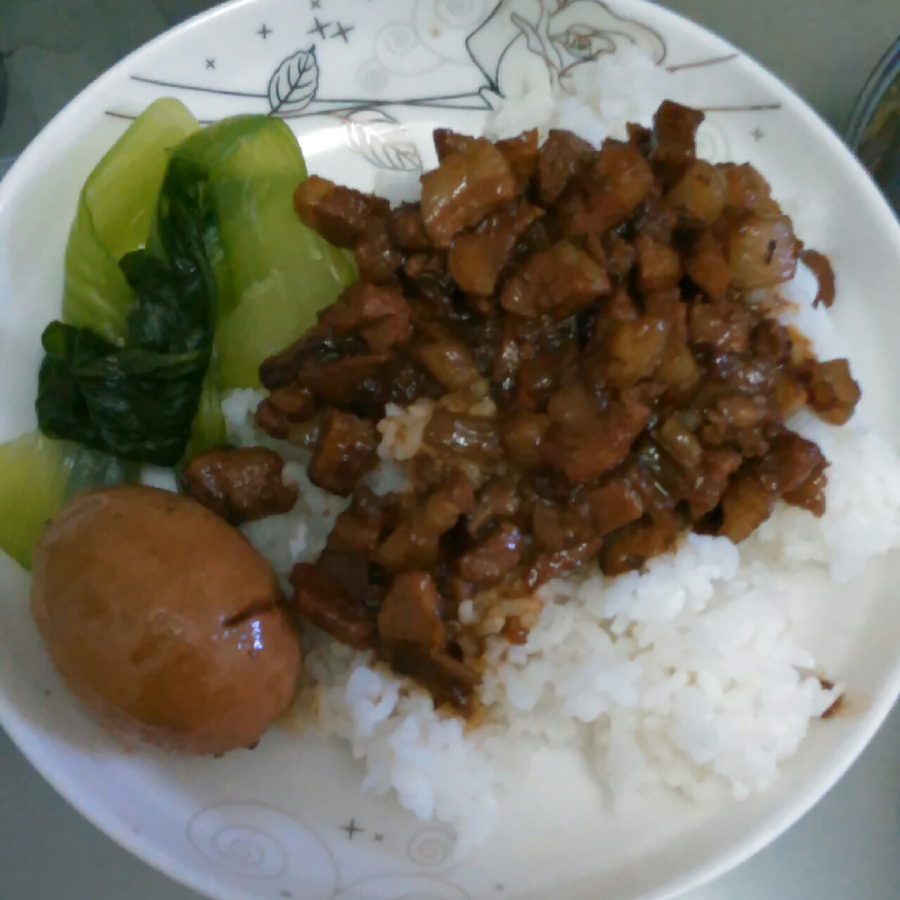 洋葱酥卤肉饭