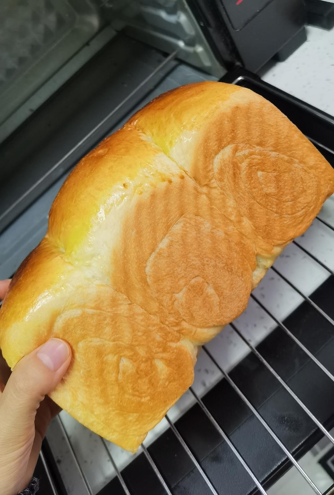 和云朵一样柔软的北海道牛奶吐司