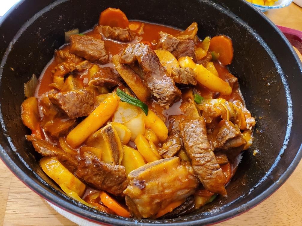 Galbi jjim韩式炖牛排(Sun Nong Dan模仿版)的做法