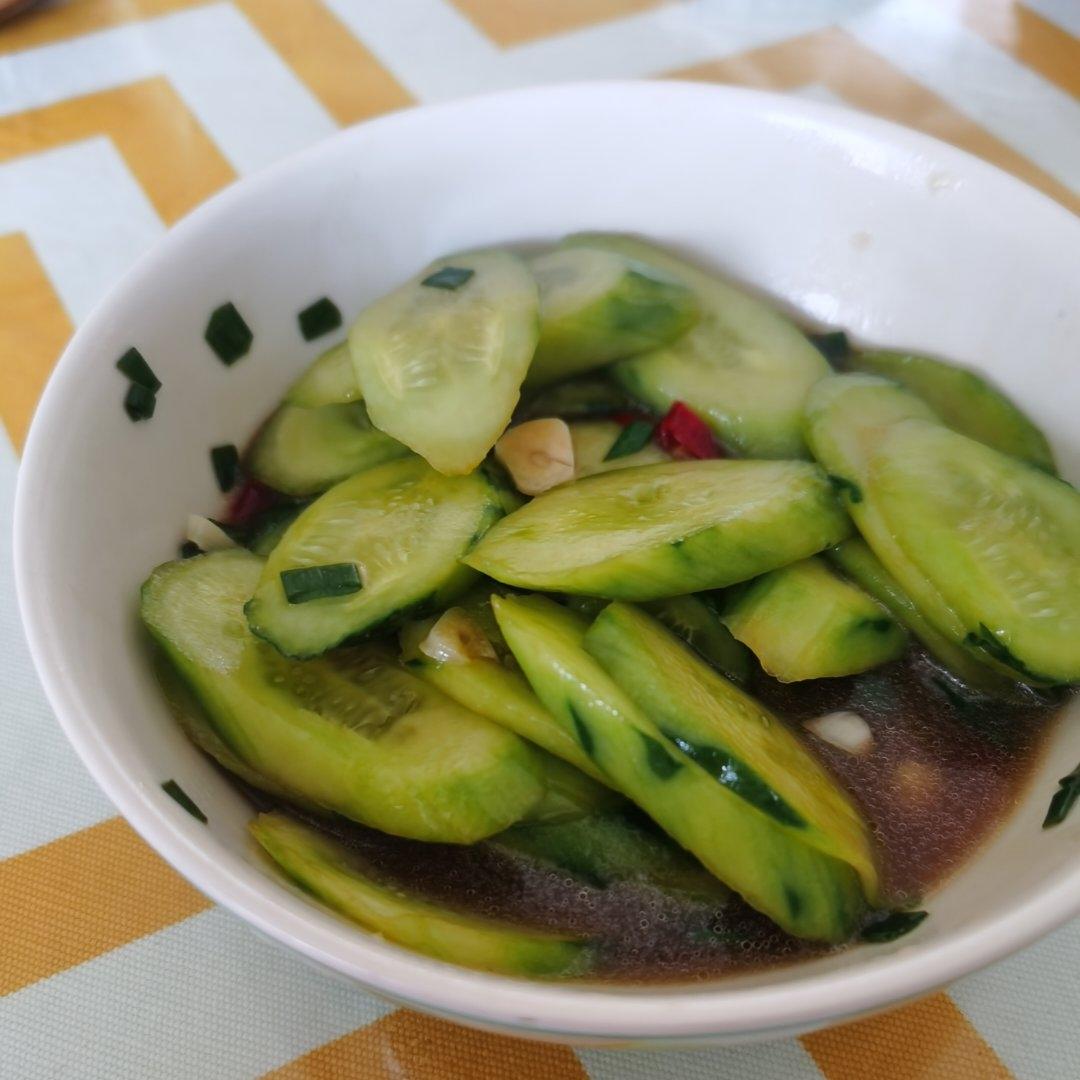 解腻凉拌西芹来咯