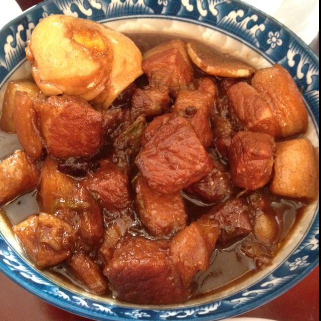 吃着碗里望着锅里的红烧肉