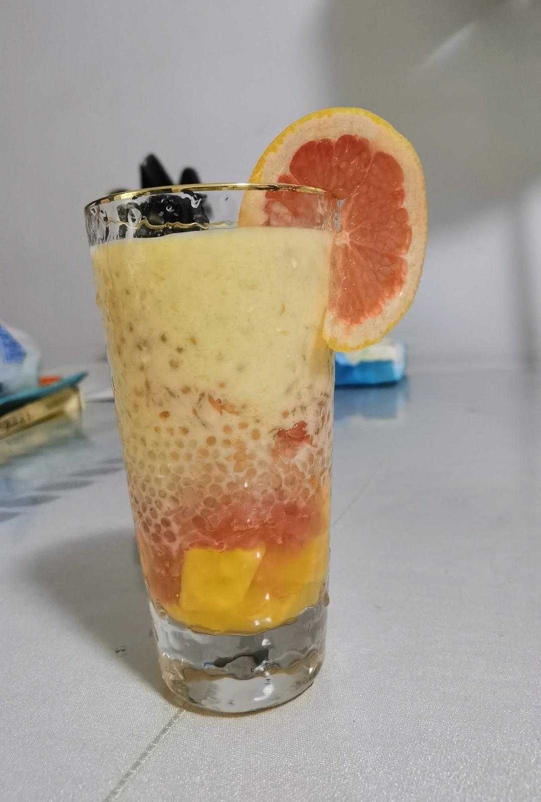 港式甜品——杨枝甘露(芒果西米露)附芒果花切法