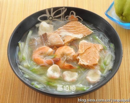 三文鱼海鲜汤的做法