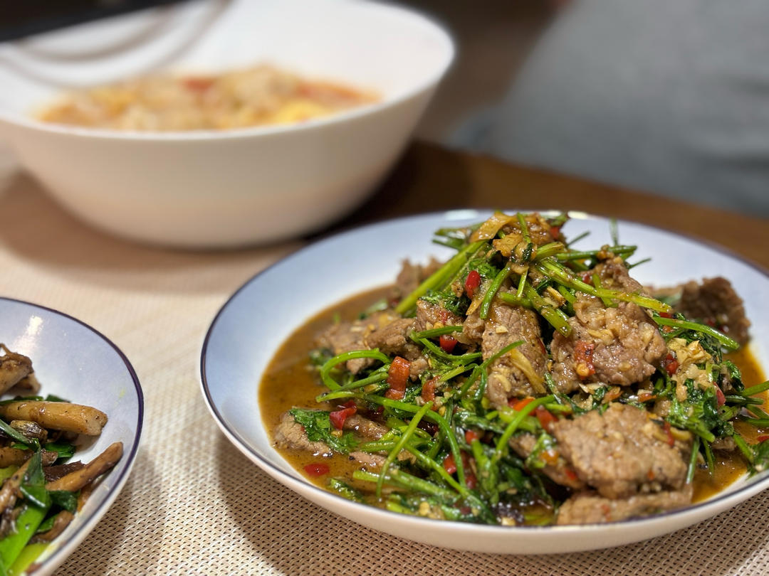 小炒黄牛肉，肉嫩味香！太好吃了简直是米饭杀手！