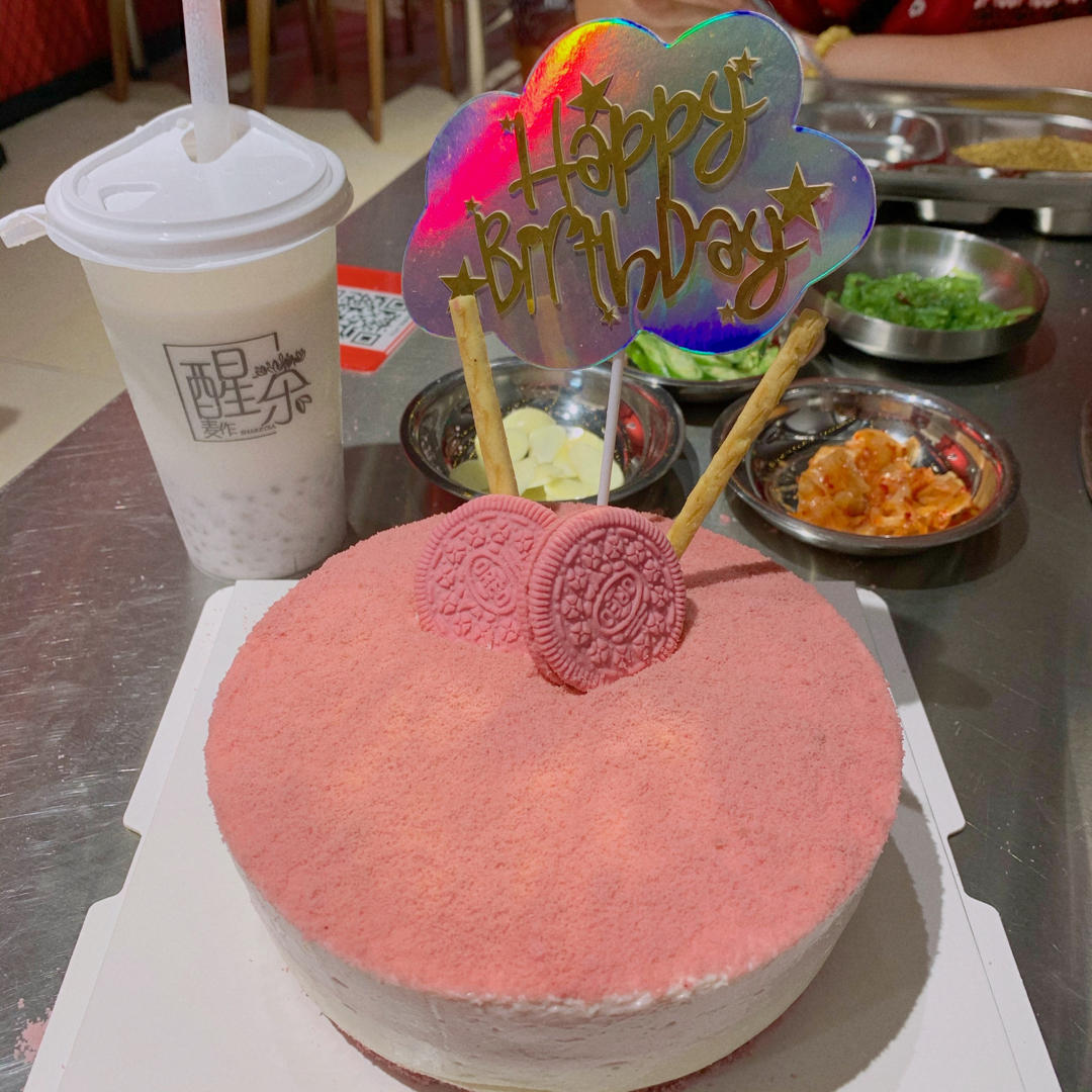 六寸粉色少女慕斯