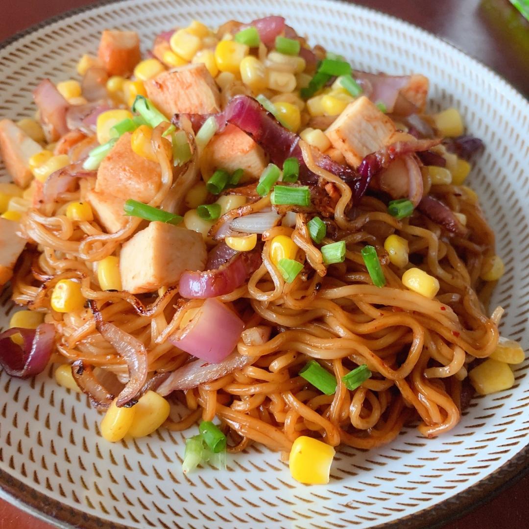 夜宵首选炒泡面