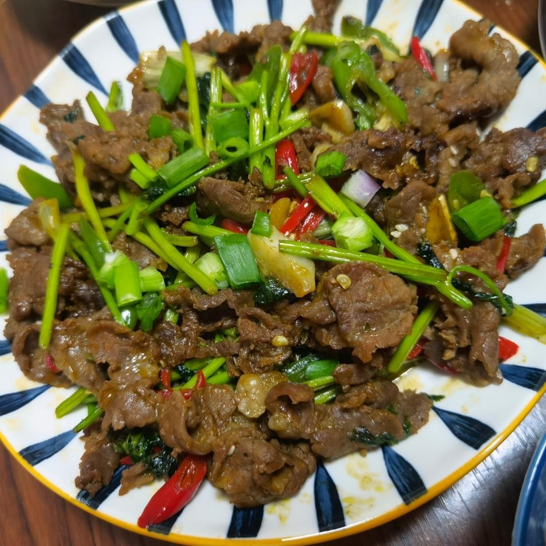 小炒牛肉（肉嫩味香）