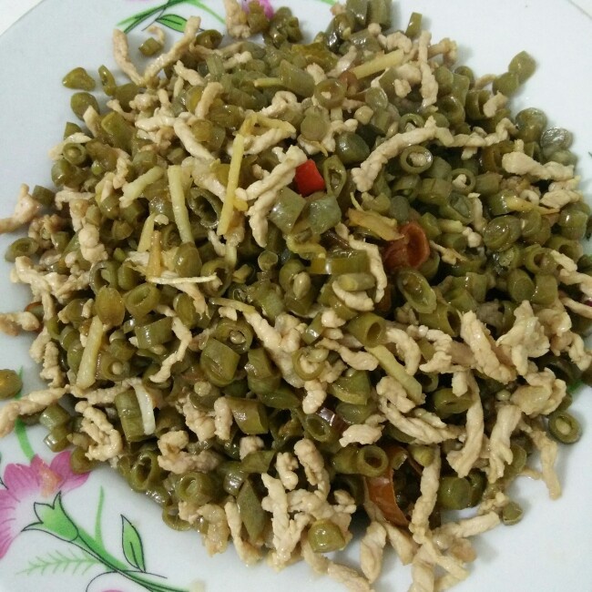 酸豆角炒肉末