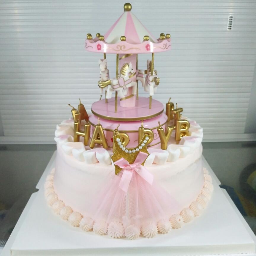 旋转木马生日蛋糕
