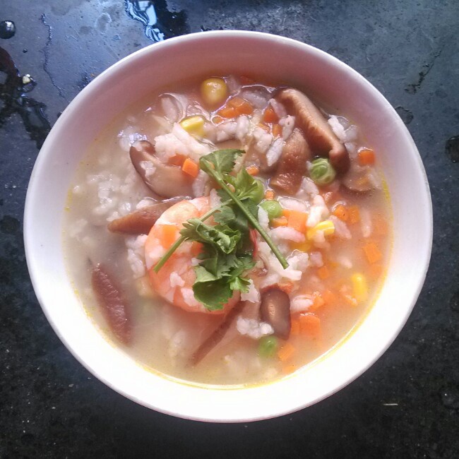 鲜虾蔬菜粥