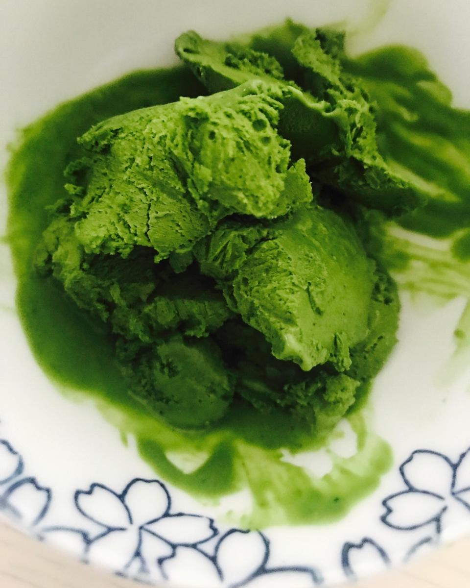 抹茶白巧冰淇淋
