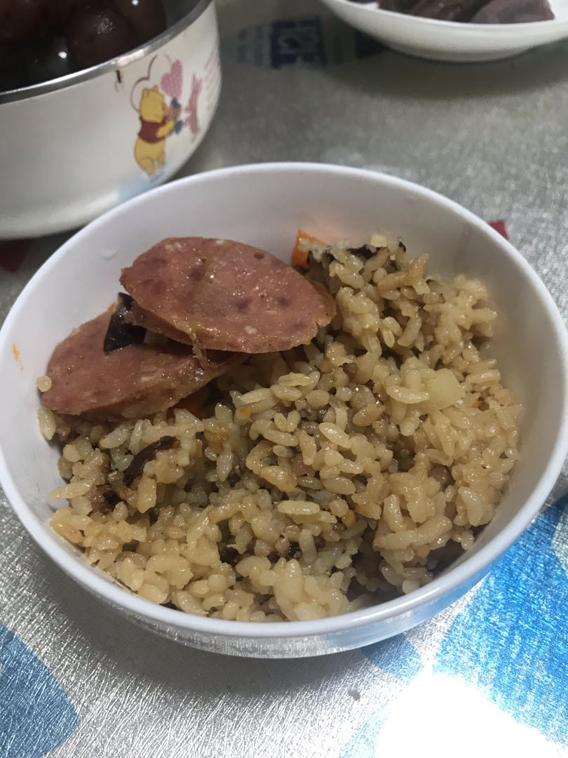 懒人电饭锅香肠焖饭/煲仔饭