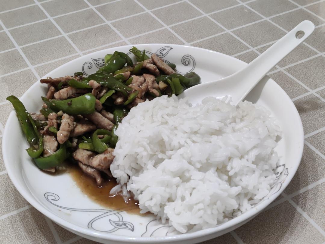 ‼️好吃到舔盘的青椒肉丝盖浇饭
