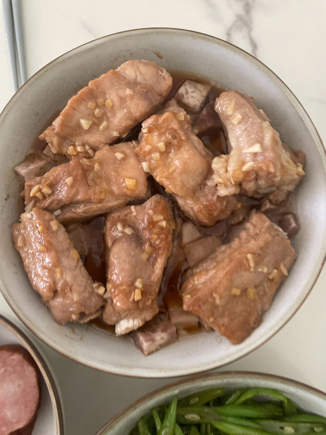 排骨怎么蒸才嫩？第一步先焯水就错了，记住这个窍门排骨嫩滑多汁