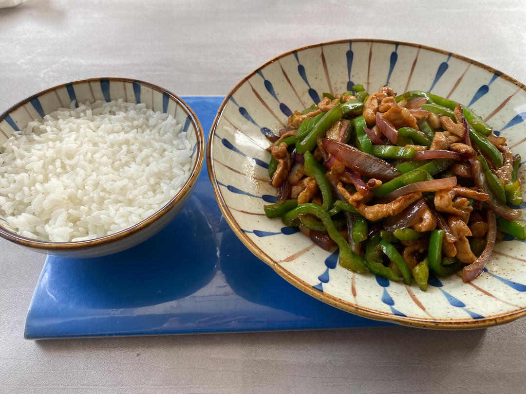 洋葱青椒炒肉丝