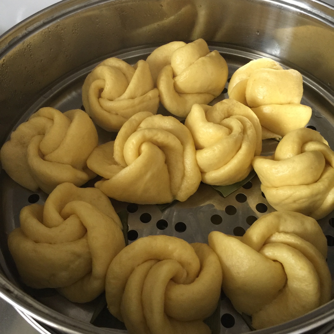 新手也可以--详解如何做出人见人爱、金黄的南瓜馒头