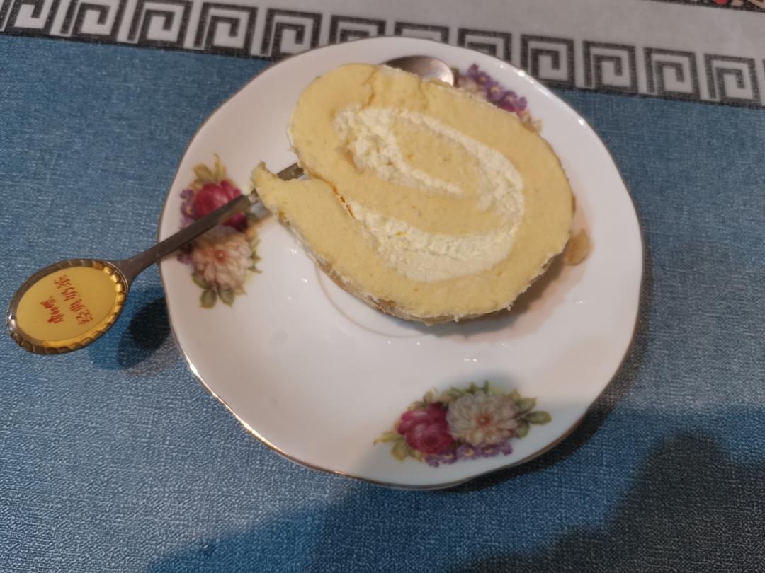 咸甜香软～【杏仁咸奶油蛋糕卷】