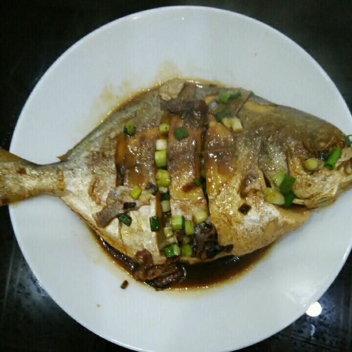 红烧金鲳鱼