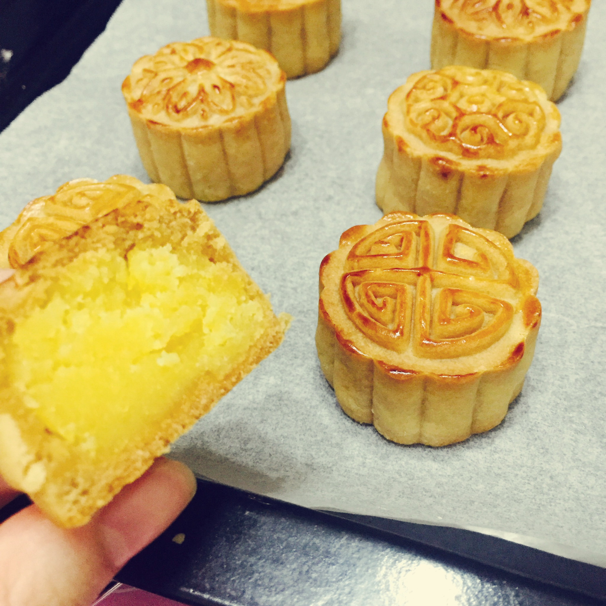 金沙奶黄月饼