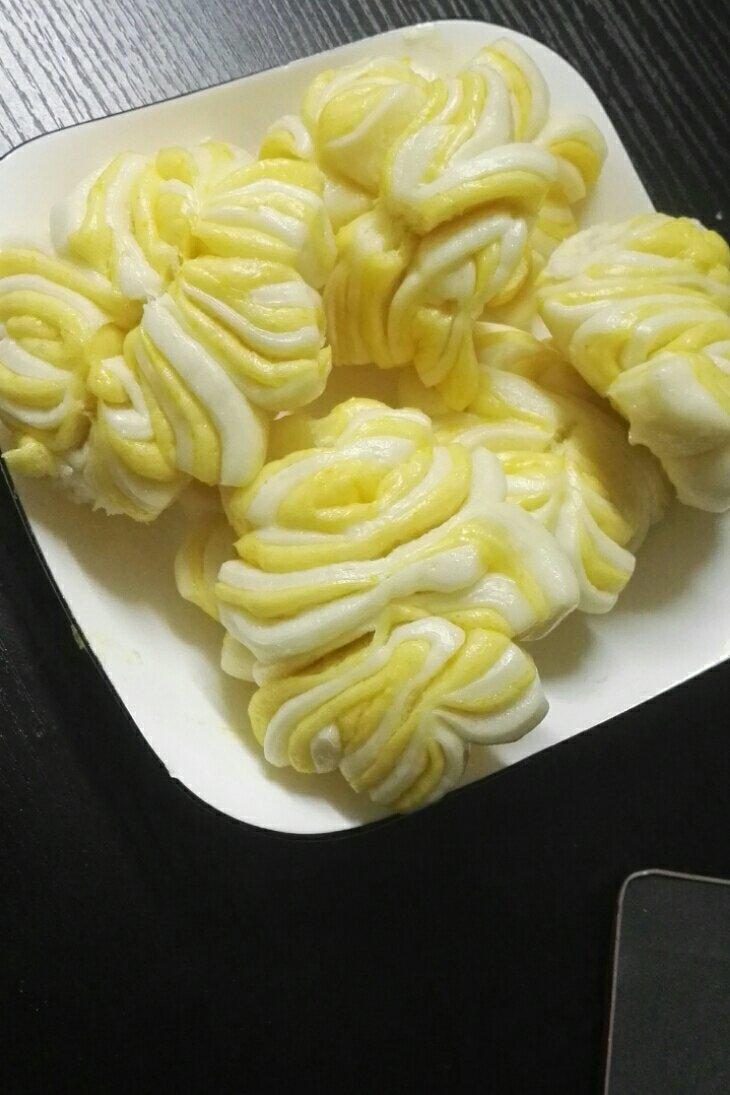 南瓜双色花卷