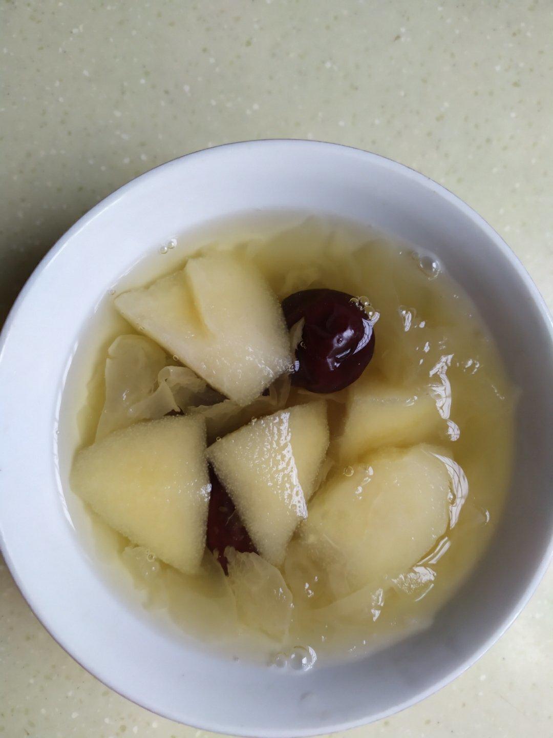 冰糖银耳雪梨汤