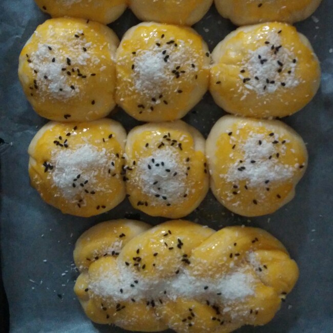 淡奶油椰蓉小餐包