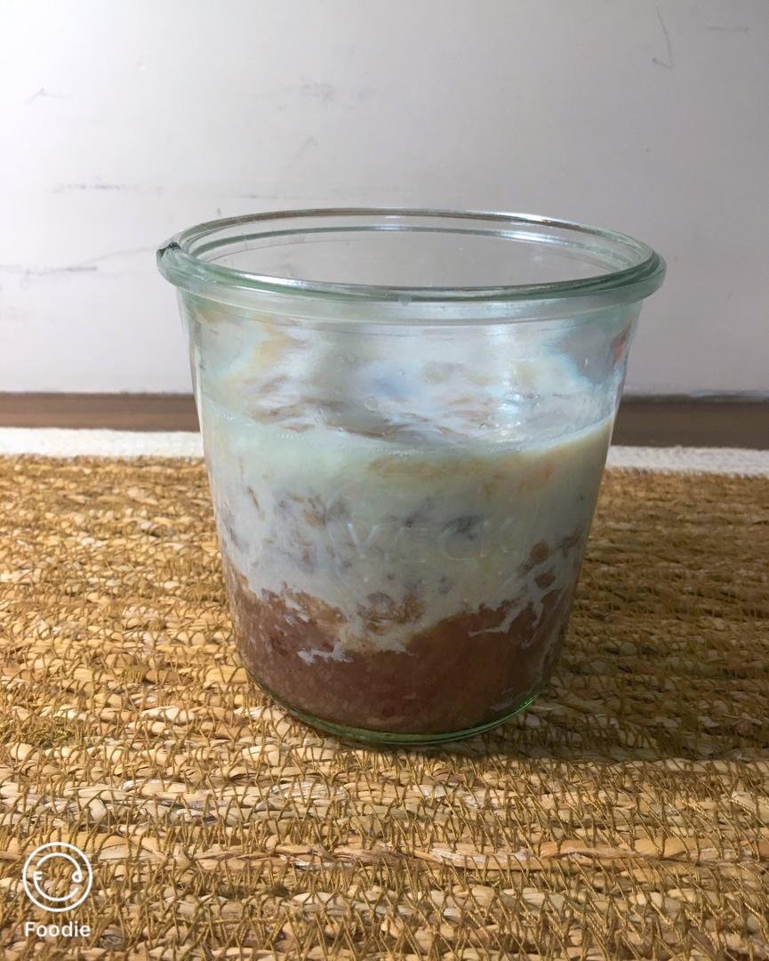 红枣银耳炖醪糟牛奶羹【健康饮品】