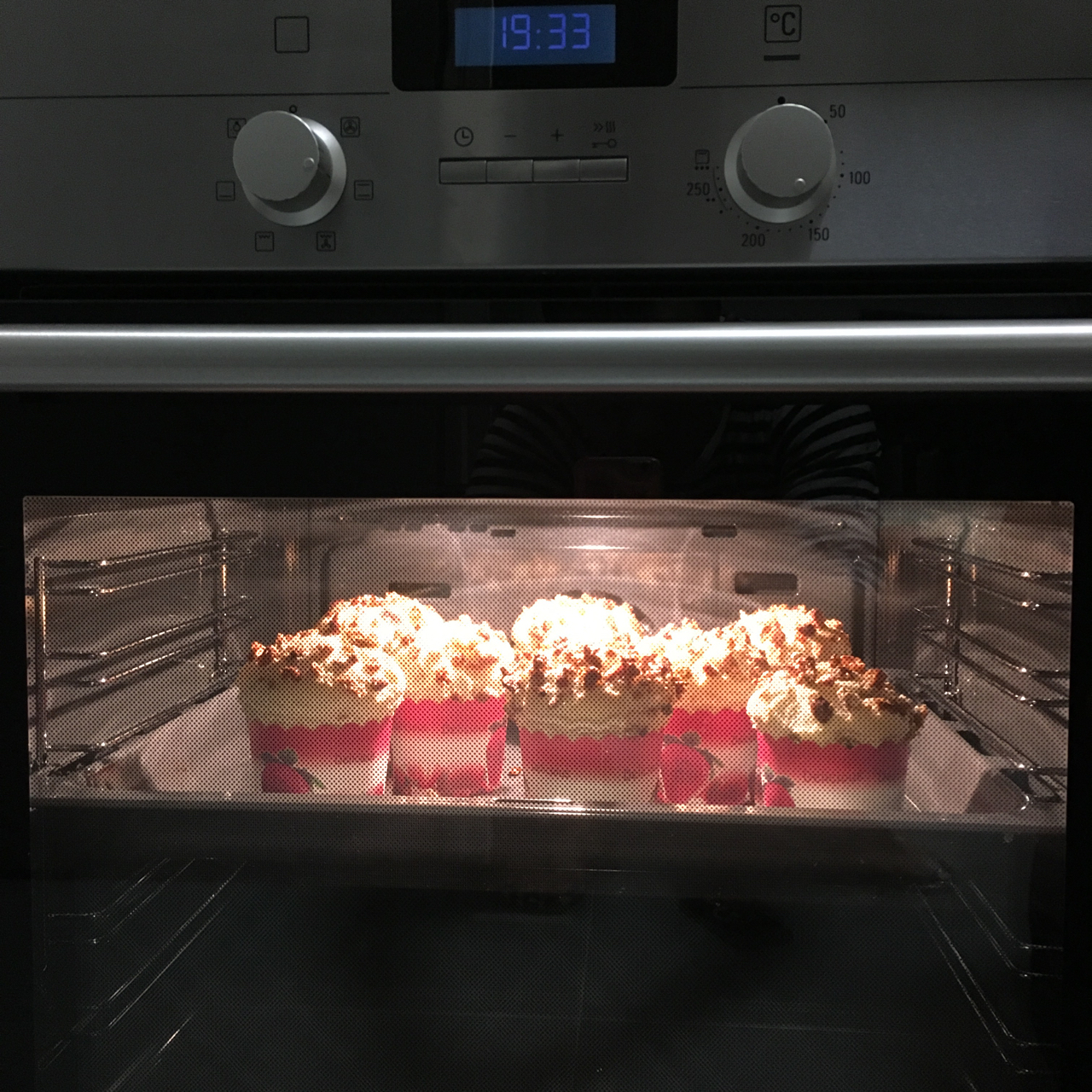 软绵绵戚风纸杯蛋糕