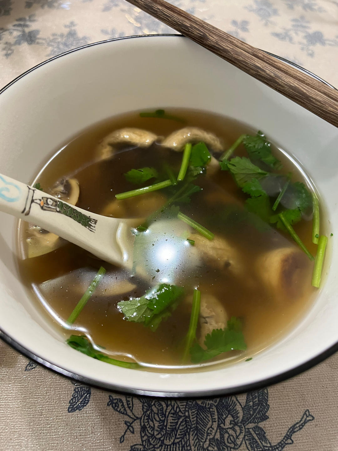 明明是素汤 却鲜得像鸡汤一样的「口蘑汤」