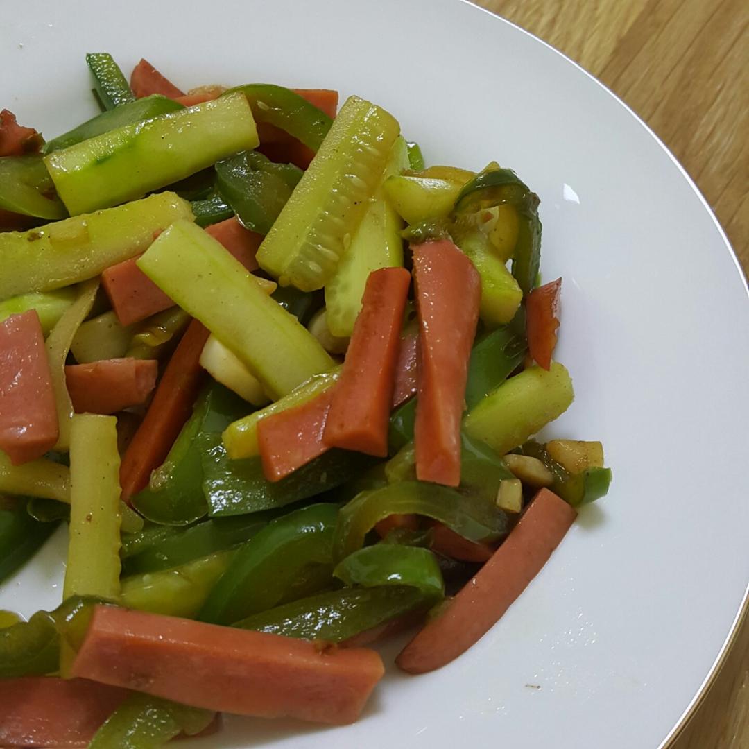 尖椒黄瓜炒香肠