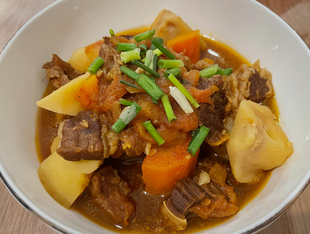 西红柿炖牛腩（牛肉）