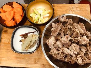 羊肉胡萝卜汤的做法 步骤1