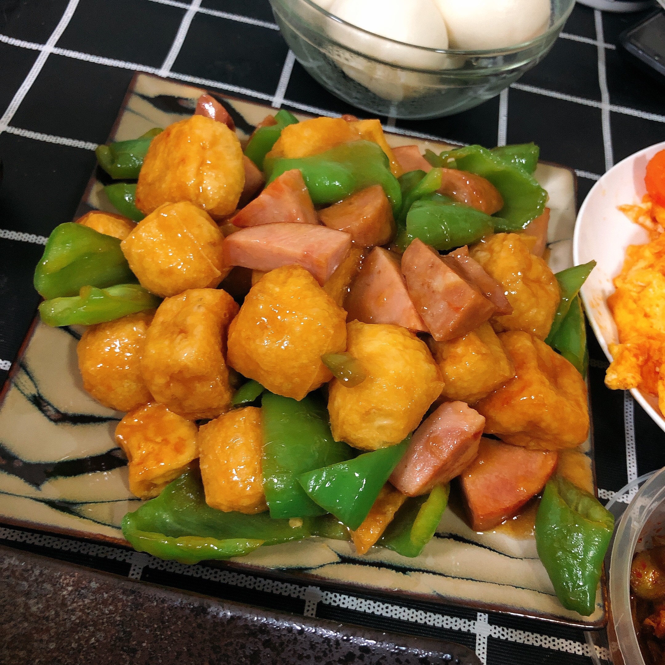 豆腐泡炒辣椒的做法