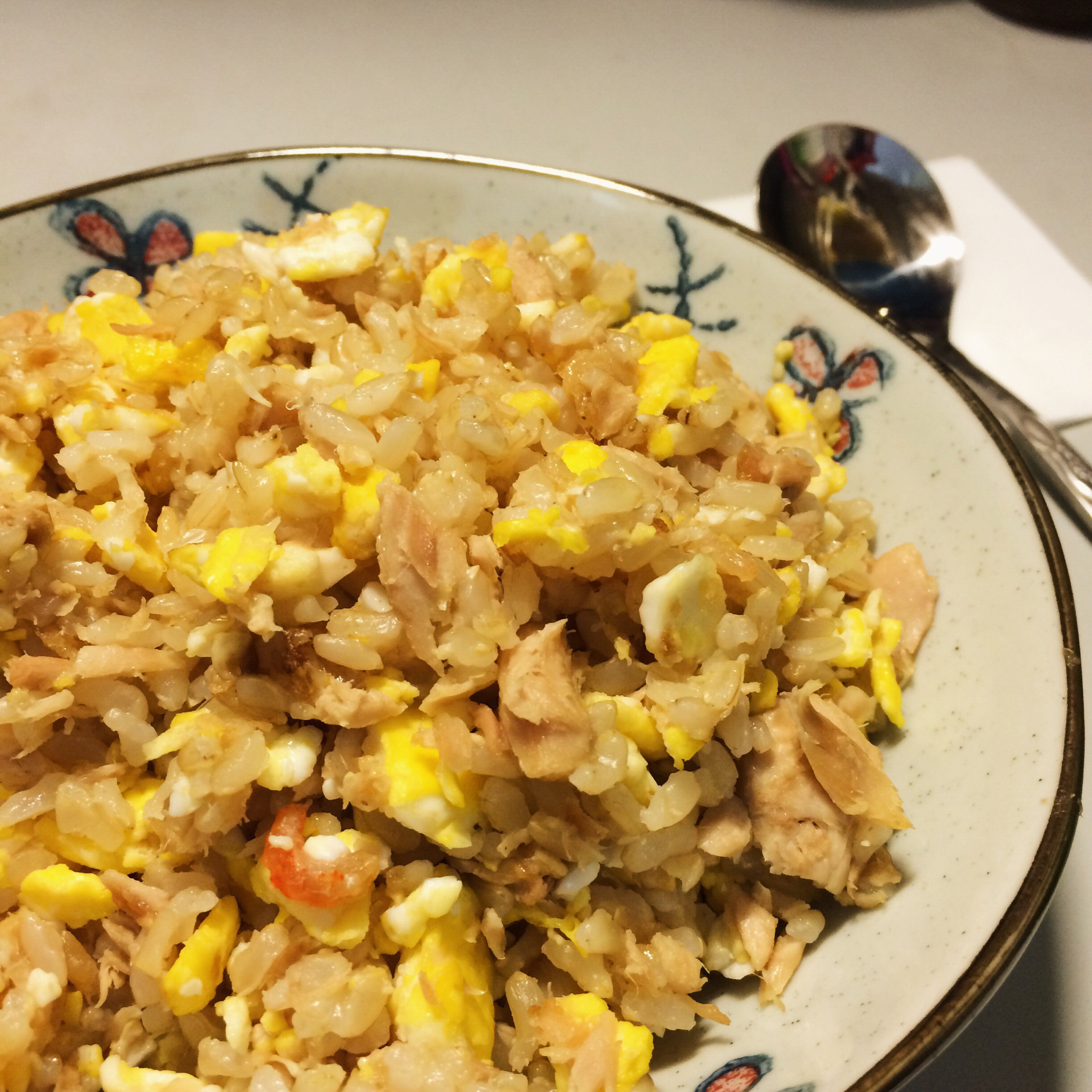 糙米金枪鱼蛋炒饭