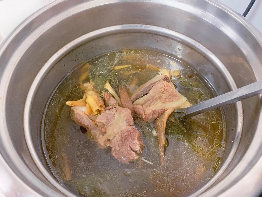 白菜干猪骨汤