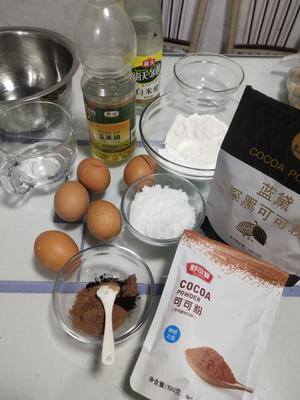 普通面粉做巧克力蛋糕胚的做法 步骤1