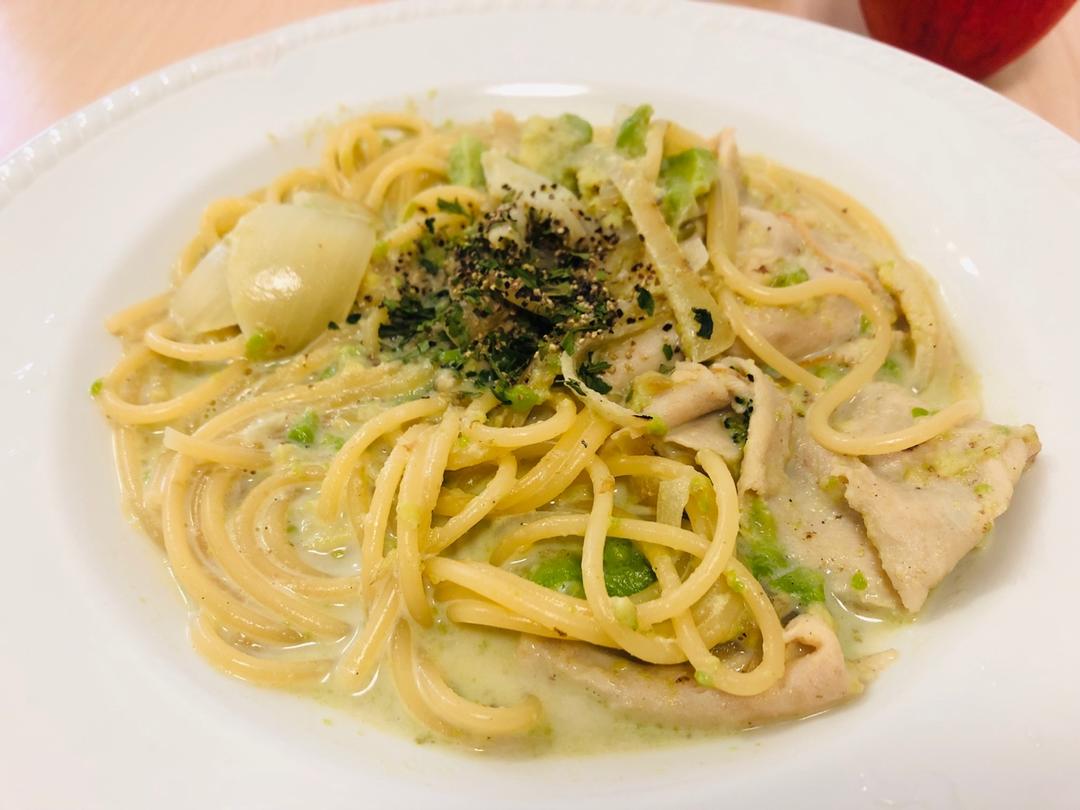 小清新牛油果火腿意面