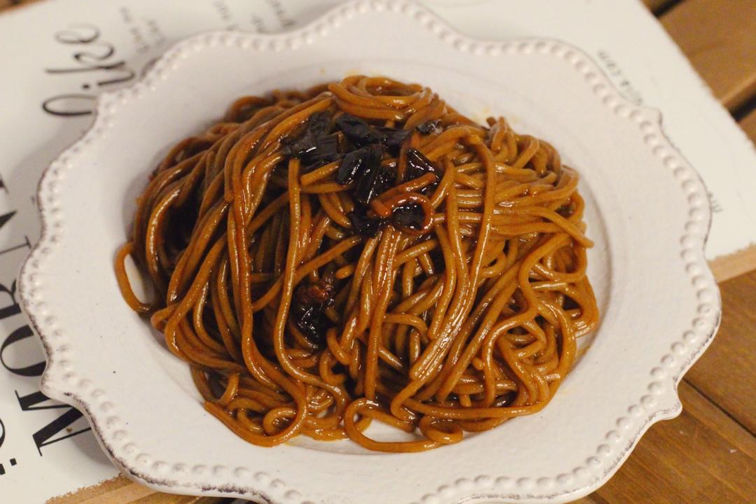一个人的一餐一饭。