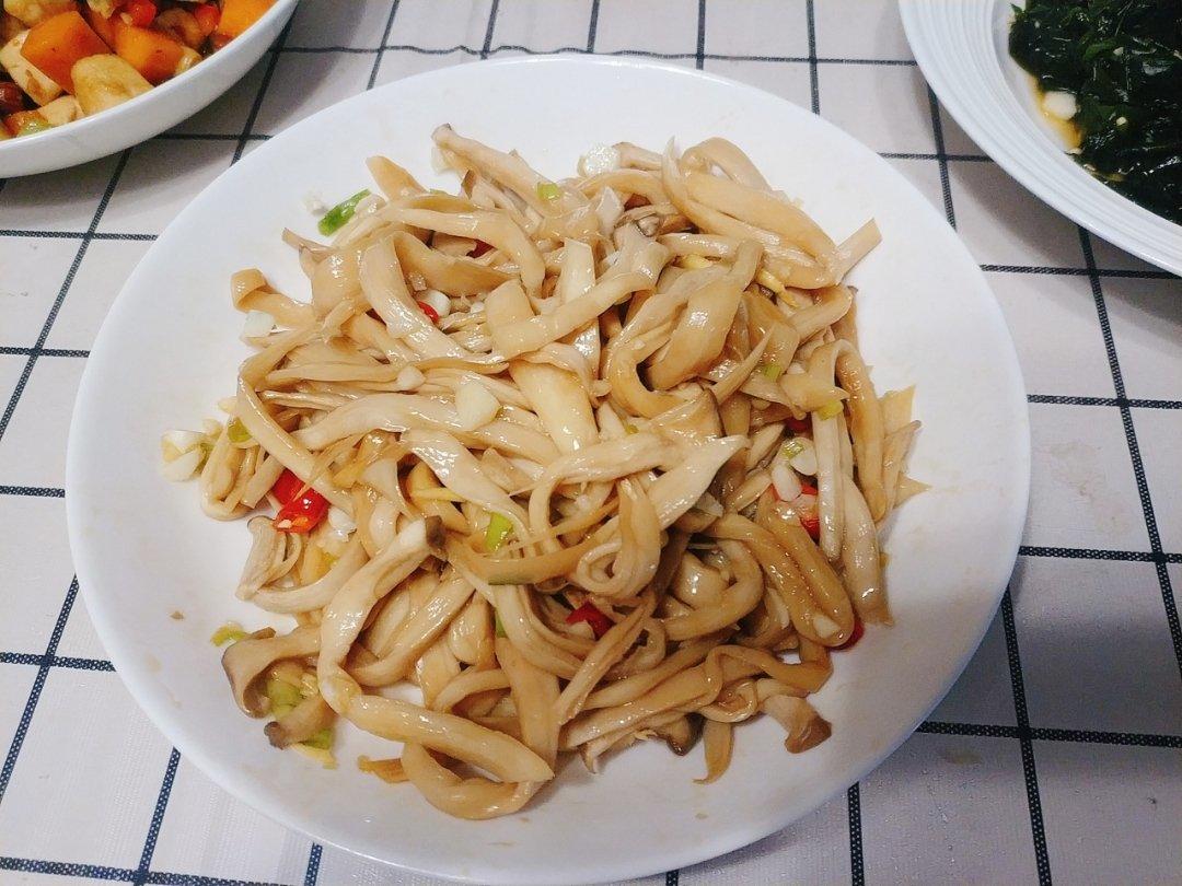 凉拌手撕杏鲍菇 ～比肉还好吃