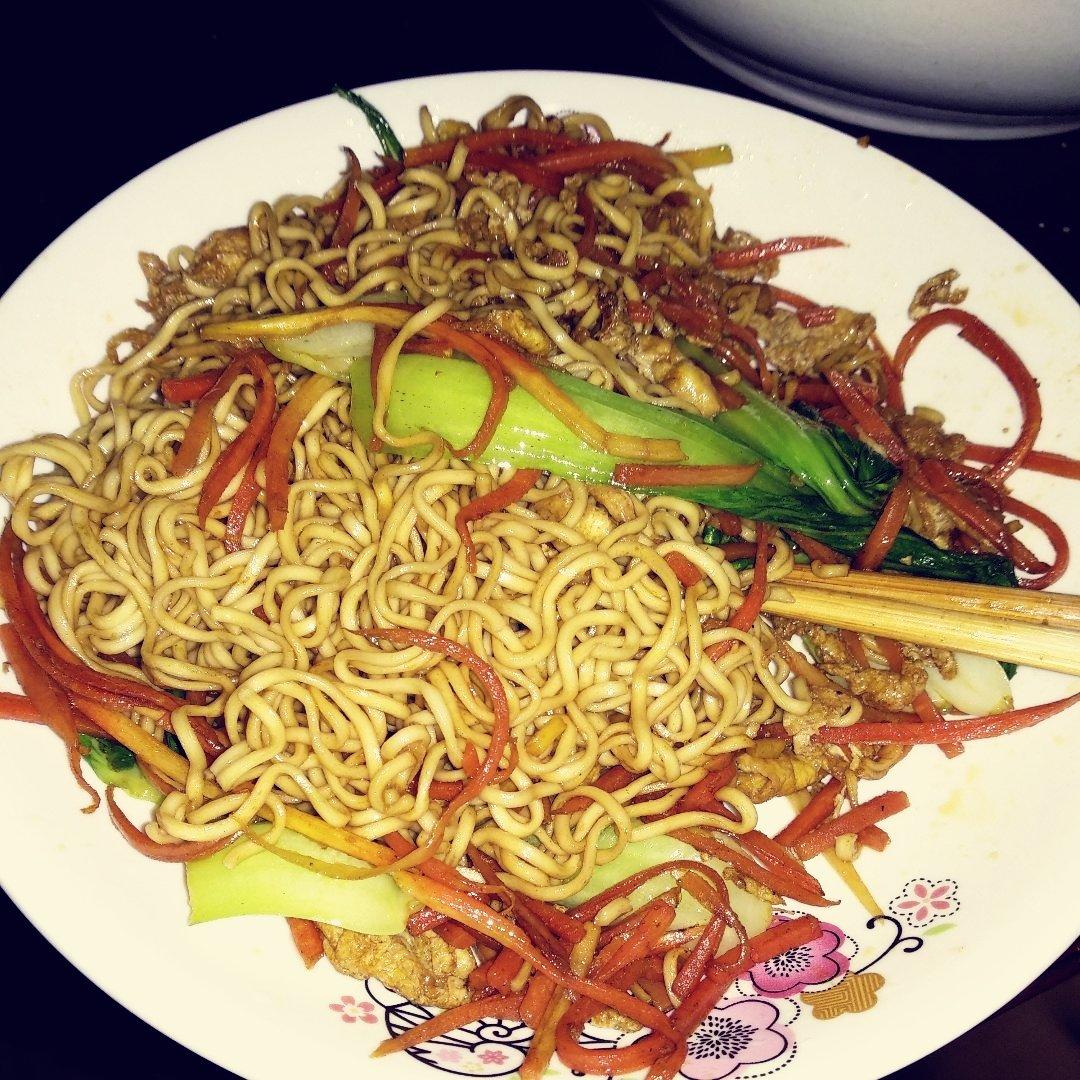 鸡蛋素炒面Fried Noodles Vegetarian