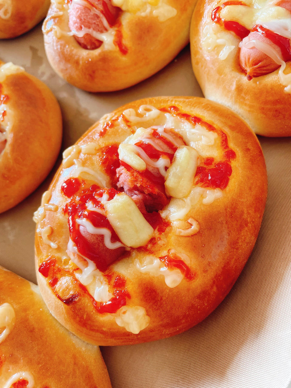 香葱芝士肠仔包（热狗面包）