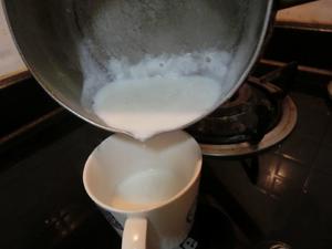 拉花巧克力热牛奶的做法 步骤3