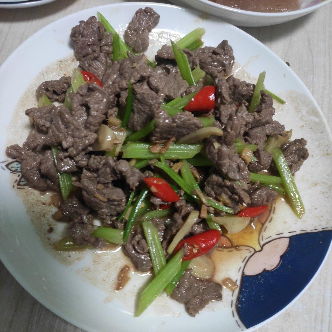 小炒黄牛肉