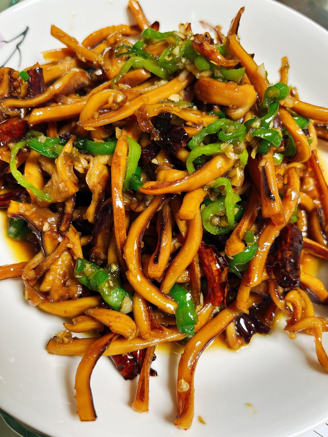 【香辣鱿鱼丝的做法步骤图,香辣鱿鱼丝怎么做好吃】白玉子_下厨房