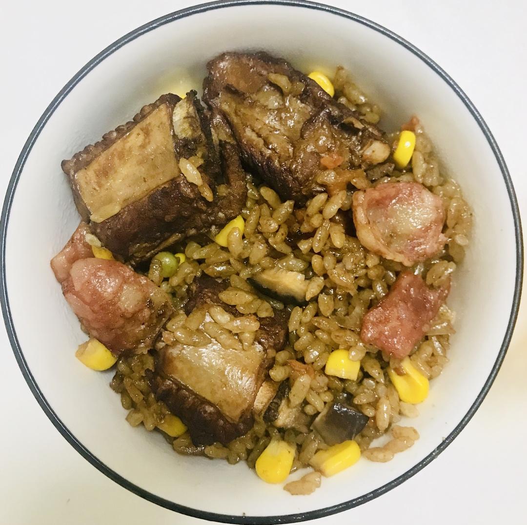 【排骨焖饭】