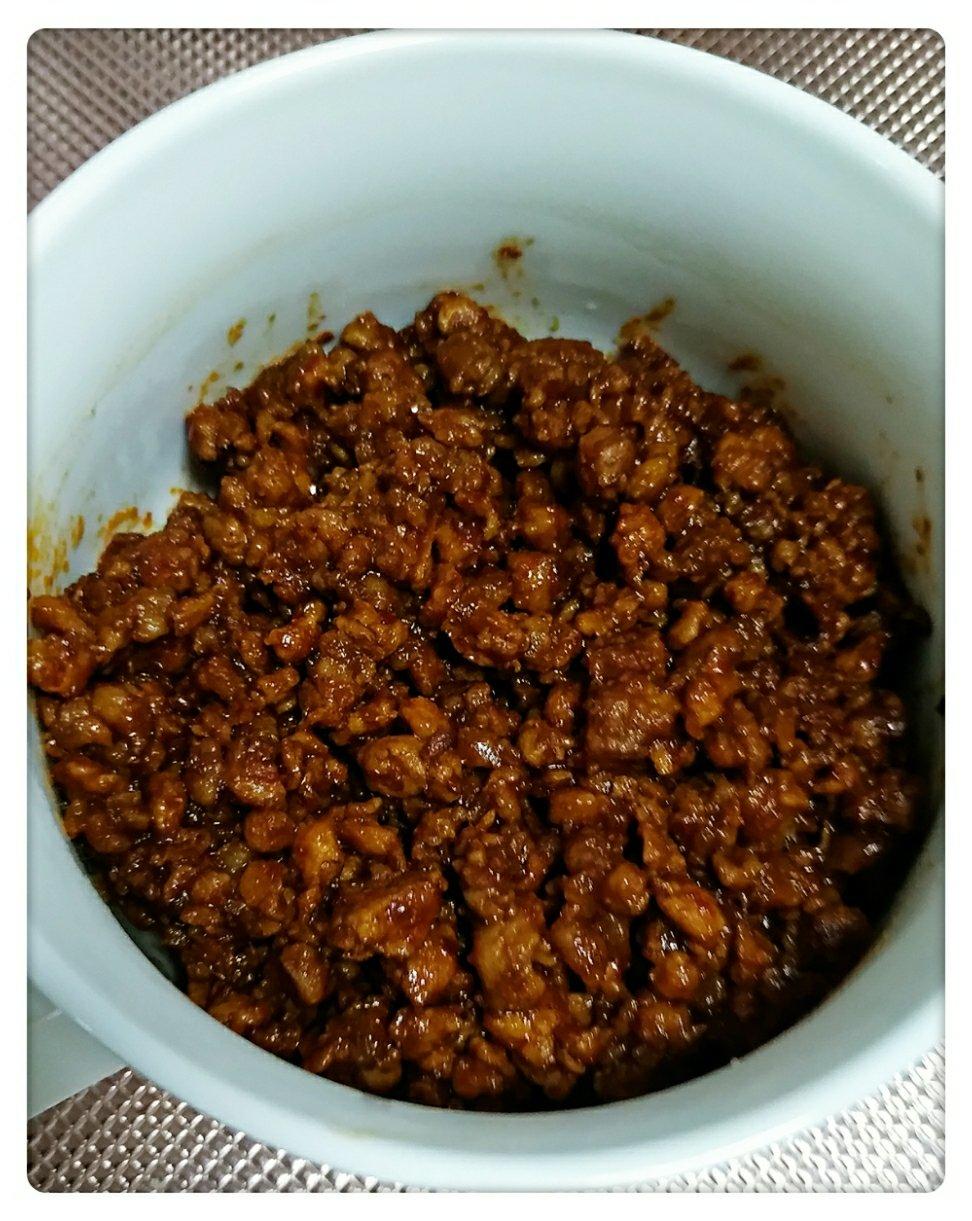 默默的茉茉做的炸酱肉