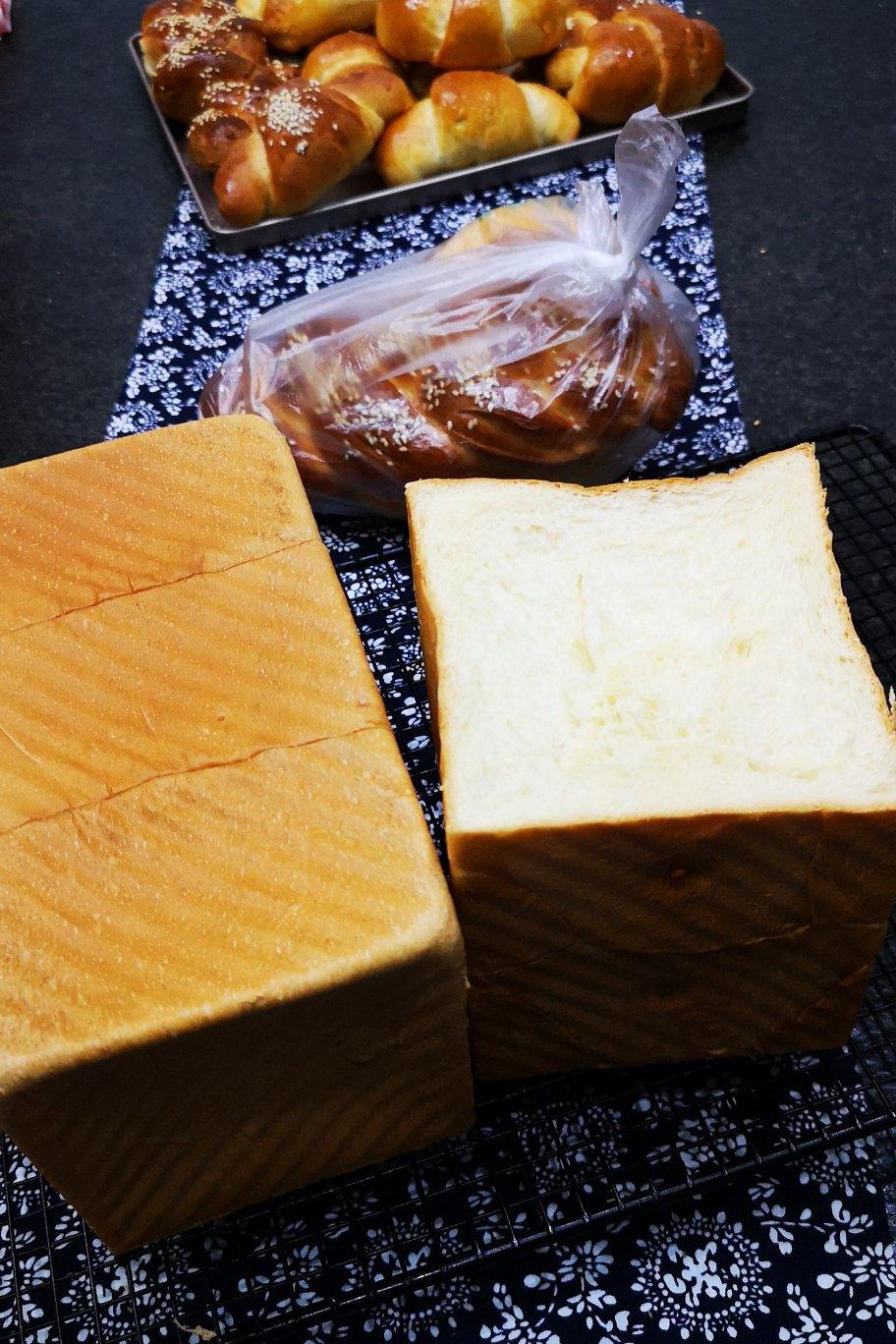 超级松软❗️一次发酵做好吃的❗️奶香手撕吐司