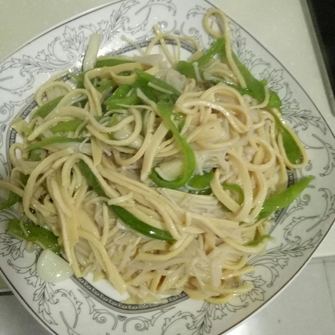 千张青椒丝炒金针菇