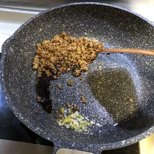 蒜苔香干炒肉沫的做法 步骤3
