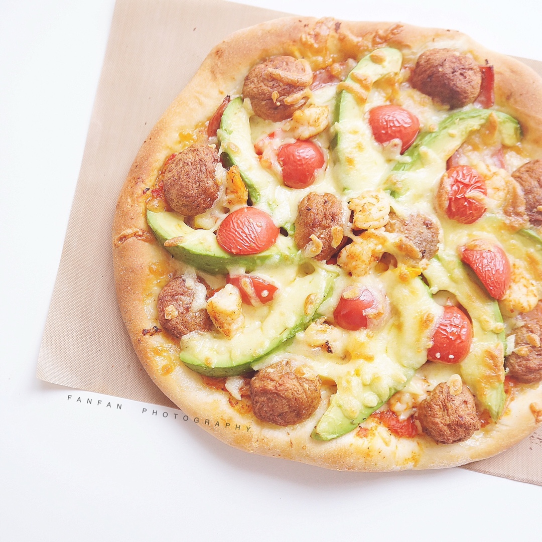 #挑战必胜客#意式牛油果大虾比萨